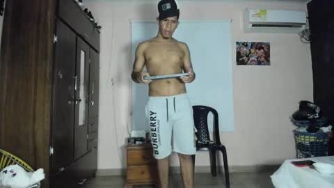  Felipe  online show from November 27, 6:10 am