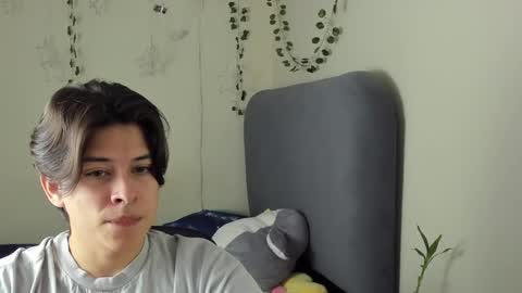 Snapshot of felix_leex chatting on February 23, 7:49 pm Felix leex online show from February 23, 7:49 pm