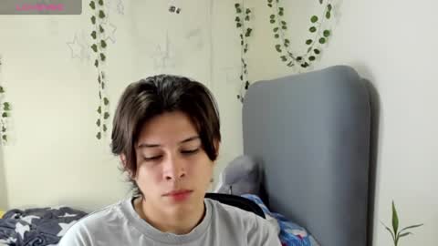 Snapshot of felix_leex chatting on March 12, 9:24 pm Felix leex online show from March 12, 9:24 pm
