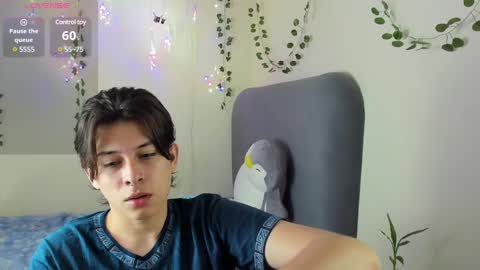 Snapshot of felix_leex chatting on February 8, 8:32 pm Felix leex online show from February 8, 8:32 pm