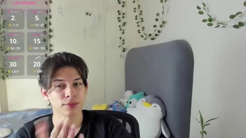 Snapshot of felix_leex chatting on February 6, 7:40 pm Felix leex online show from February 6, 7:40 pm