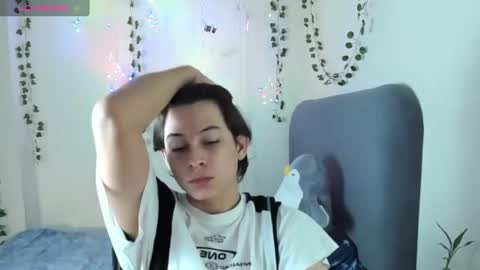 Snapshot of felix_leex chatting on February 28, 10:39 pm Felix leex online show from February 28, 10:39 pm