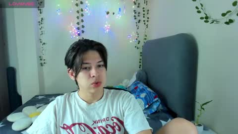 Snapshot of felix_leex chatting on December 1, 7:49 pm Felix leex online show from December 1, 7:49 pm