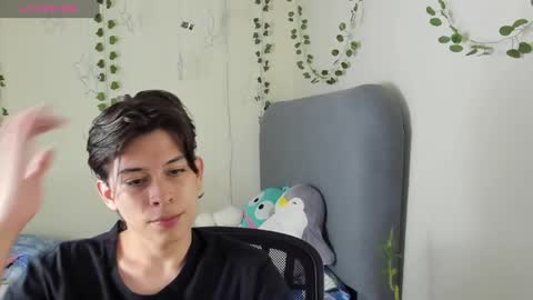 Snapshot of felix_leex chatting on February 1, 8:26 pm Felix leex online show from February 1, 8:26 pm