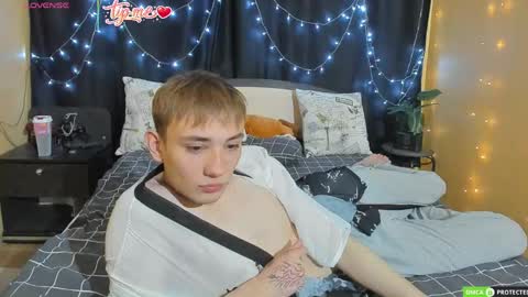 felixcurt online show from May 3, 8:15 pm