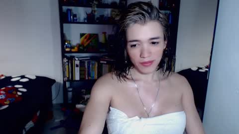 Snapshot of fem_boy6 chatting on January 20, 7:25 pm fem_boy6 online show from January 20, 7:25 pm