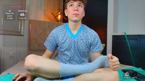 Snapshot of femboy_max chatting on September 14, 1:01 pm Femboy Max online show from September 14, 1:01 pm