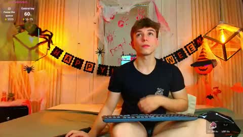 Femboy Max online show from October 25, 12:49 pm
