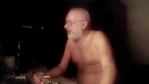 Snapshot of femdom_sub chatting on January 29, 1:48 am femdom_sub online show from January 29, 1:48 am