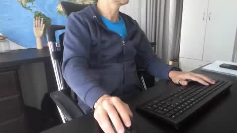 Snapshot of femdomsubby chatting on January 2, 11:49 pm femdomsubby online show from January 2, 11:49 pm