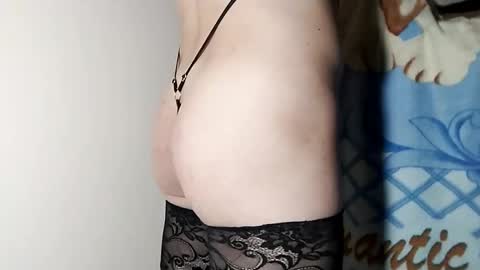 femlind online show from October 19, 7:13 am