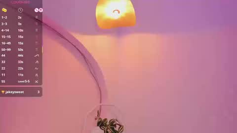 Snapshot of fer_luu chatting on September 12, 8:11 pm Fernanda Luna online show from September 12, 8:11 pm