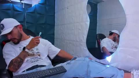 Snapshot of ferchodaniels chatting on January 21, 8:11 pm Daniel Fernando online show from January 21, 8:11 pm
