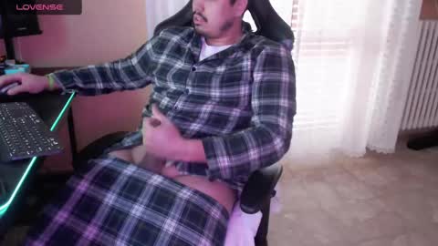 Snapshot of fernan_reds chatting on February 18, 9:43 am Fernan online show from February 18, 9:43 am