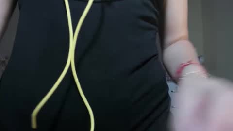 fernanda_151 online show from April 4, 10:28 pm