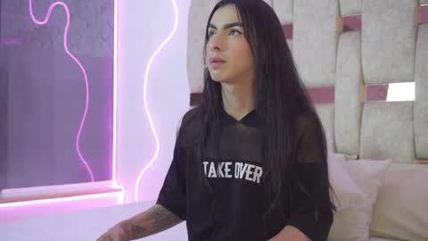 fernanda_thail_ online show from April 6, 8:43 pm