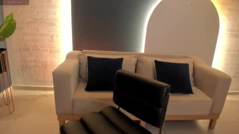 FER  online show from February 18, 7:09 pm