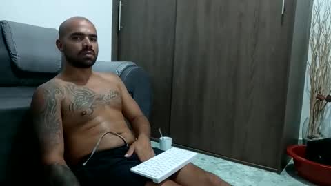 Snapshot of ferpaisa2024 chatting on February 19, 2:33 am insta ferxx1210 Fercho online show from February 19, 2:33 am