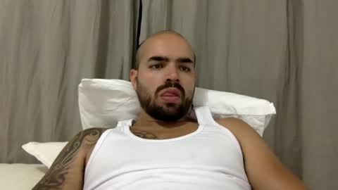 Snapshot of ferpaisa2024 chatting on December 10, 2:05 am insta ferxx1210 Fercho online show from December 10, 2:05 am