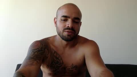 Snapshot of ferpaisa2024 chatting on December 3, 5:38 pm insta ferxx1210 Fercho online show from December 3, 5:38 pm