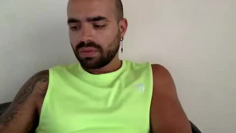 Snapshot of ferpaisa2024 chatting on January 1, 9:31 pm insta ferxx1210 Fercho online show from January 1, 9:31 pm