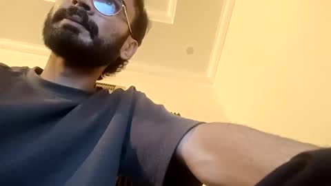 fezzyqt online show from November 7, 8:33 pm