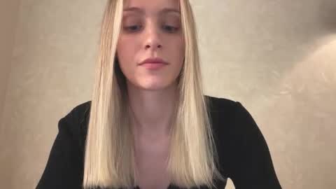 Lisa online show from November 29, 8:22 am