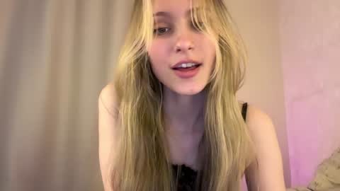 Lisa online show from December 3, 9:17 am