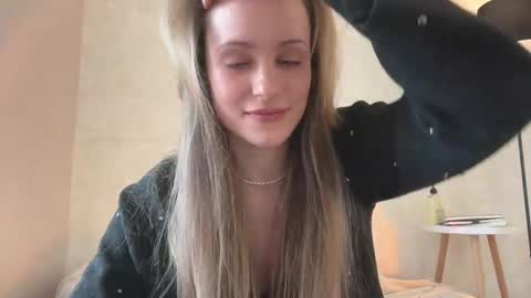 Lisa online show from March 12, 7:35 am