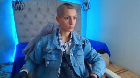   online show from September 25, 12:01 pm