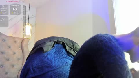   online show from May 5, 11:49 am