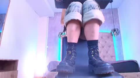   online show from October 9, 12:10 pm