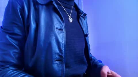   online show from December 13, 7:53 pm