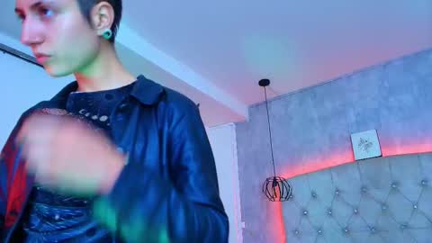   online show from January 8, 12:22 pm