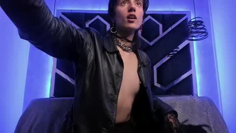   online show from February 21, 3:32 pm