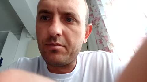 Snapshot of figonik chatting on September 19, 5:00 am Nick online show from September 19, 5:00 am