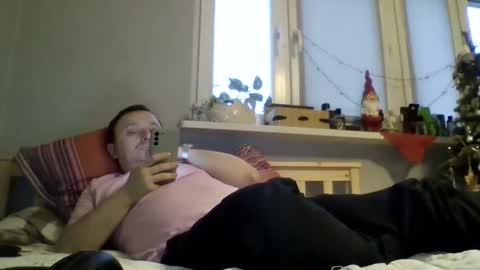 Snapshot of filipek757 chatting on January 8, 2:14 pm filipek757 online show from January 8, 2:14 pm