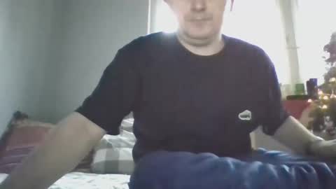 Snapshot of filipek757 chatting on December 25, 1:51 pm filipek757 online show from December 25, 1:51 pm