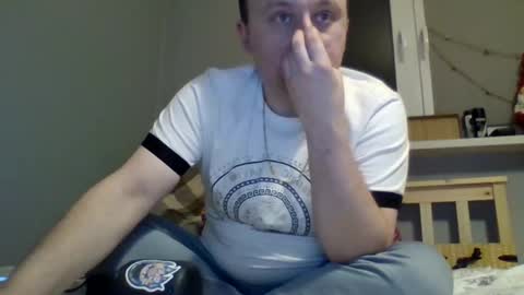 Snapshot of filipek757 chatting on January 5, 9:03 pm filipek757 online show from January 5, 9:03 pm