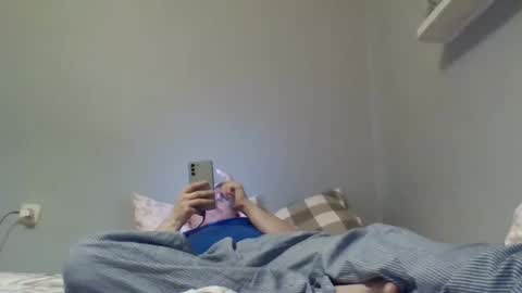 Snapshot of filipek757 chatting on December 8, 9:41 pm filipek757 online show from December 8, 9:41 pm