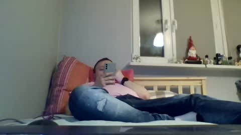 Snapshot of filipek757 chatting on February 16, 6:43 pm filipek757 online show from February 16, 6:43 pm