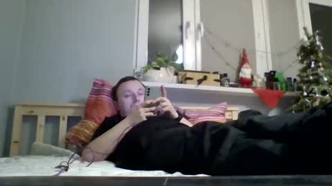 Snapshot of filipek757 chatting on January 7, 10:52 pm filipek757 online show from January 7, 10:52 pm