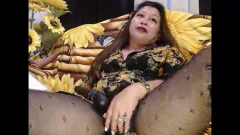Yhen online show from May 19, 4:08 am