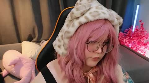 - online show from February 20, 11:45 am