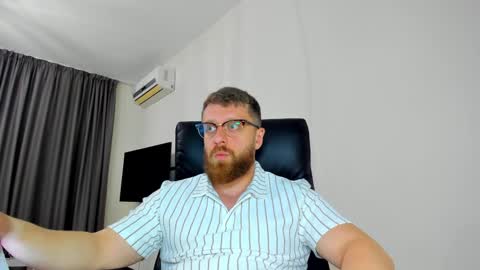 FindomGuyXXX online show from April 8, 3:59 pm