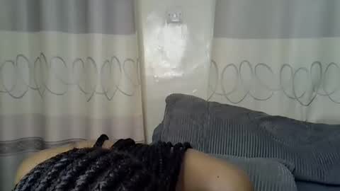 Snapshot of fine_queen12 chatting on December 5, 10:28 am fine_queen12 online show from December 5, 10:28 am