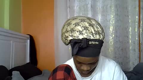 Snapshot of fine_queen12 chatting on September 12, 8:49 am fine_queen12 online show from September 12, 8:49 am