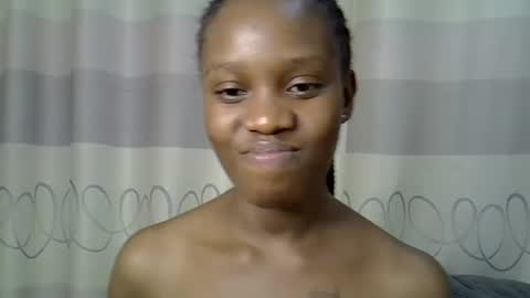 Snapshot of fine_queen12 chatting on December 6, 6:53 am fine_queen12 online show from December 6, 6:53 am
