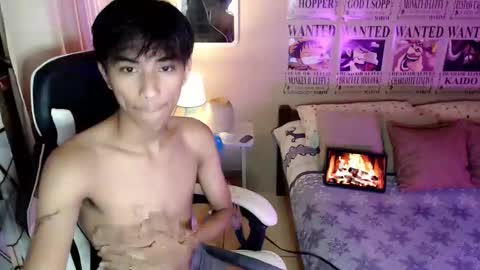 fineboii_rey18 online show from May 9, 9:48 am