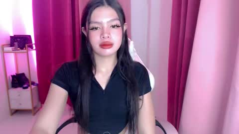 Snapshot of finest_drieax chatting on September 19, 4:22 pm finest_drieax online show from September 19, 4:22 pm